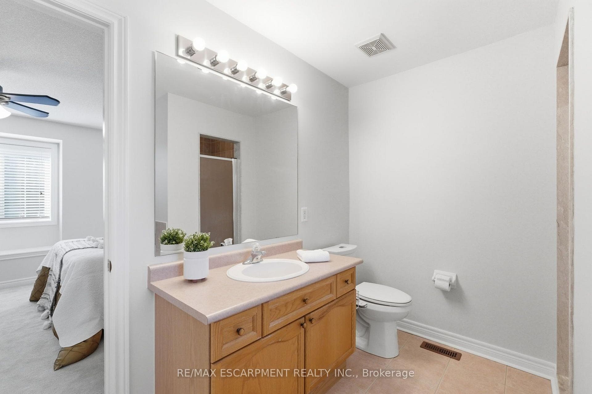2241 Glazebrook Circle photo 29
