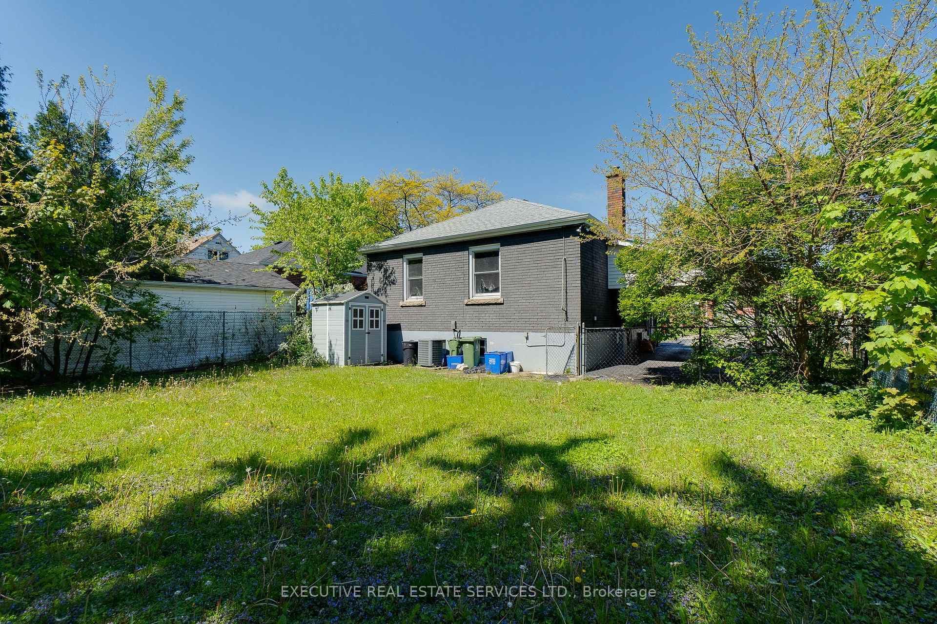 213 East 32nd Street photo 48
