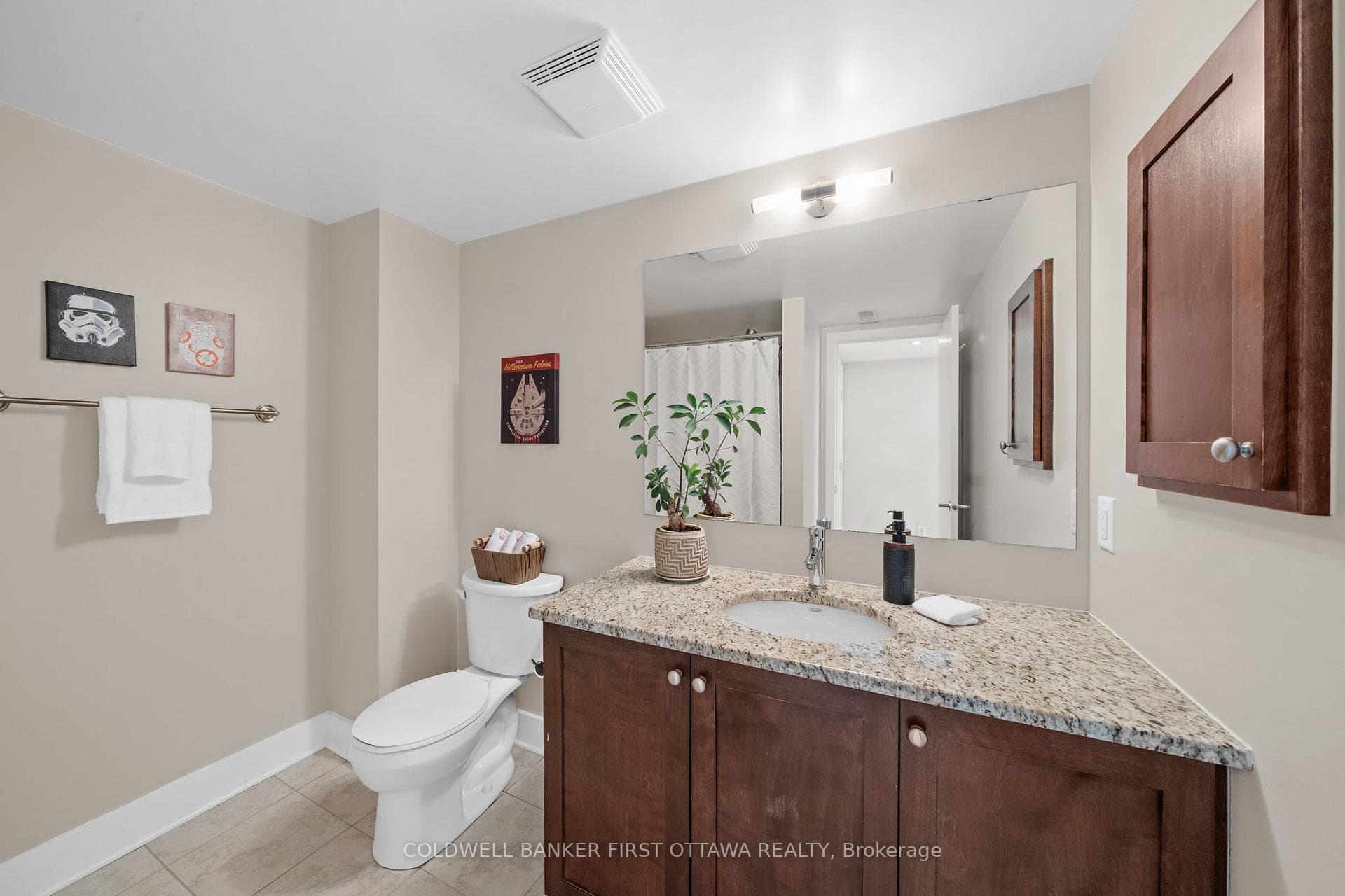 75C COLONNADE Road photo 16