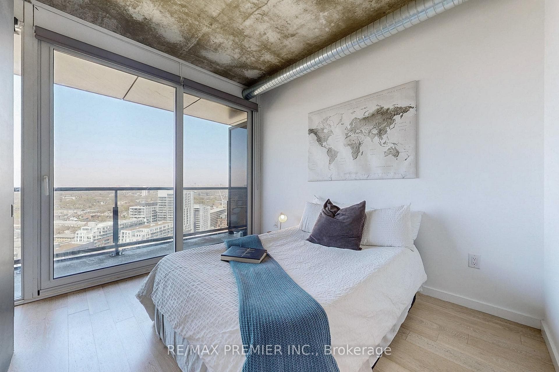 170 Bayview Avenue Unit 2405 photo 5