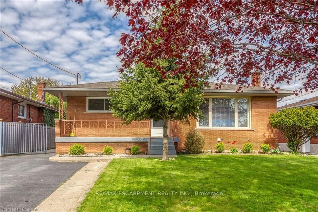 122 Rainbow Drive photo 1