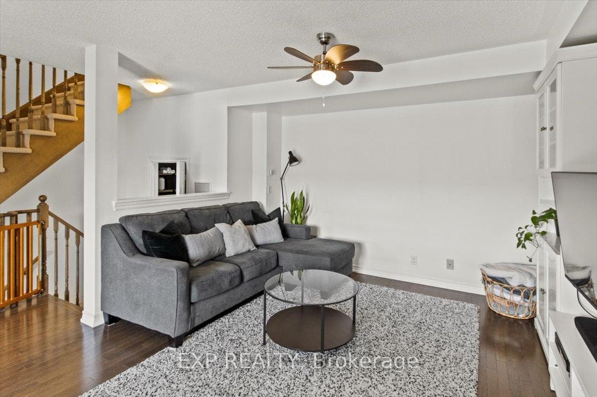 33 Great Gabe Crescent photo 19