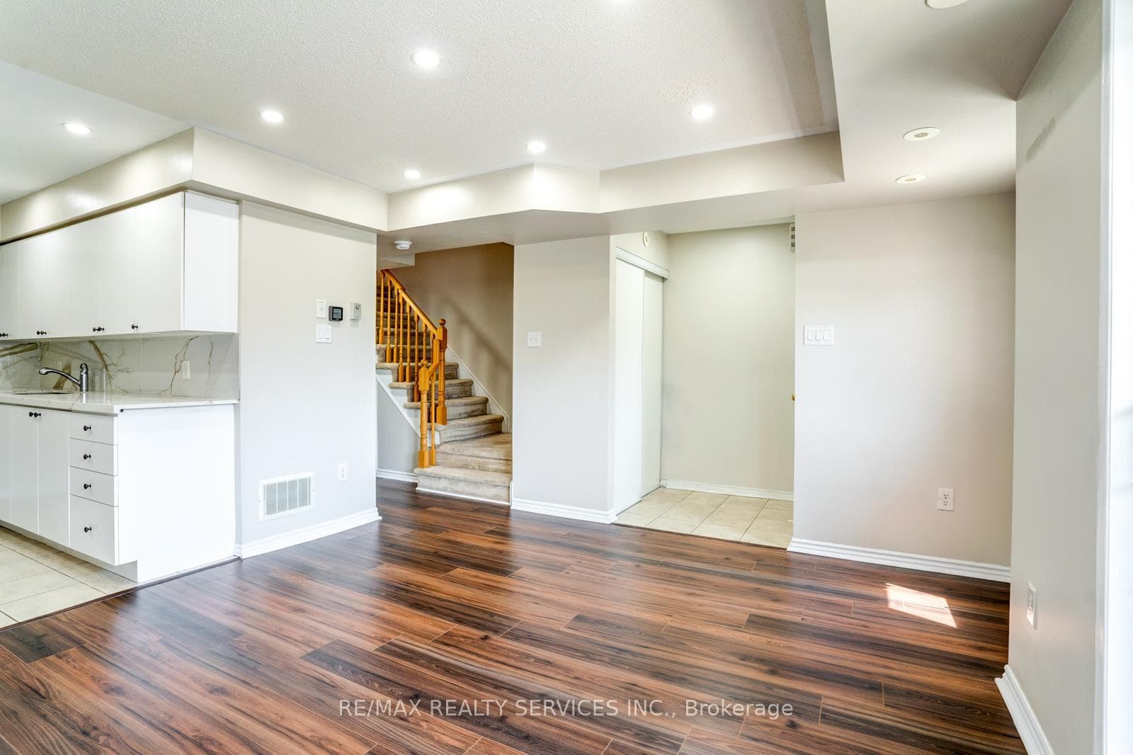 4975 Southampton Drive Unit 344 photo 7