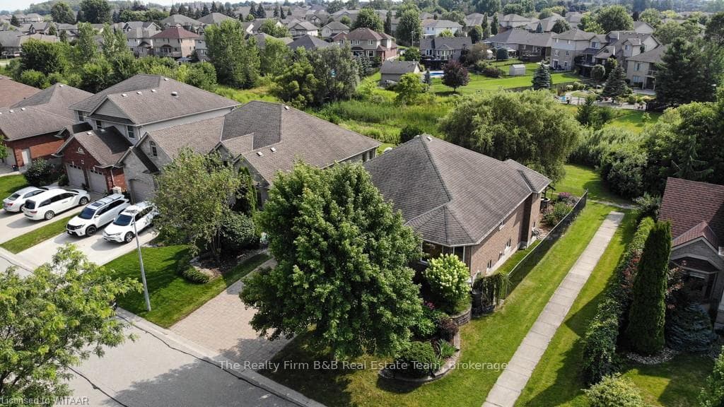 192 KINGFISHER Avenue photo 13