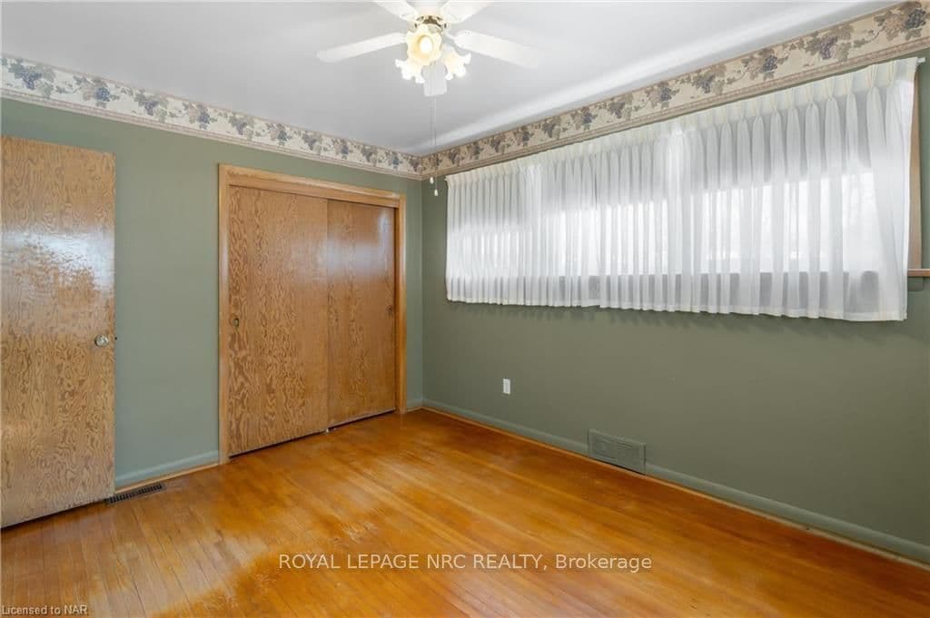 290 PELHAM Road photo 17