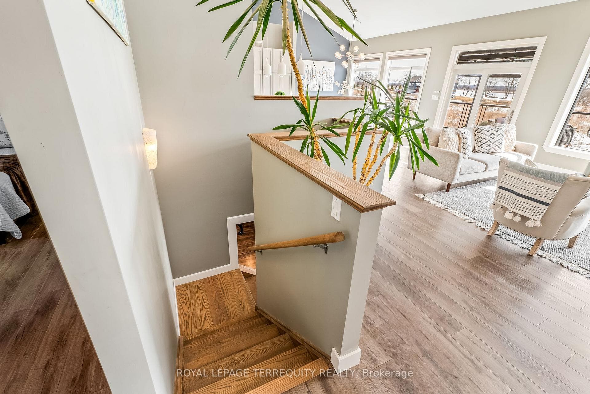 571 Catchmore Road photo 28