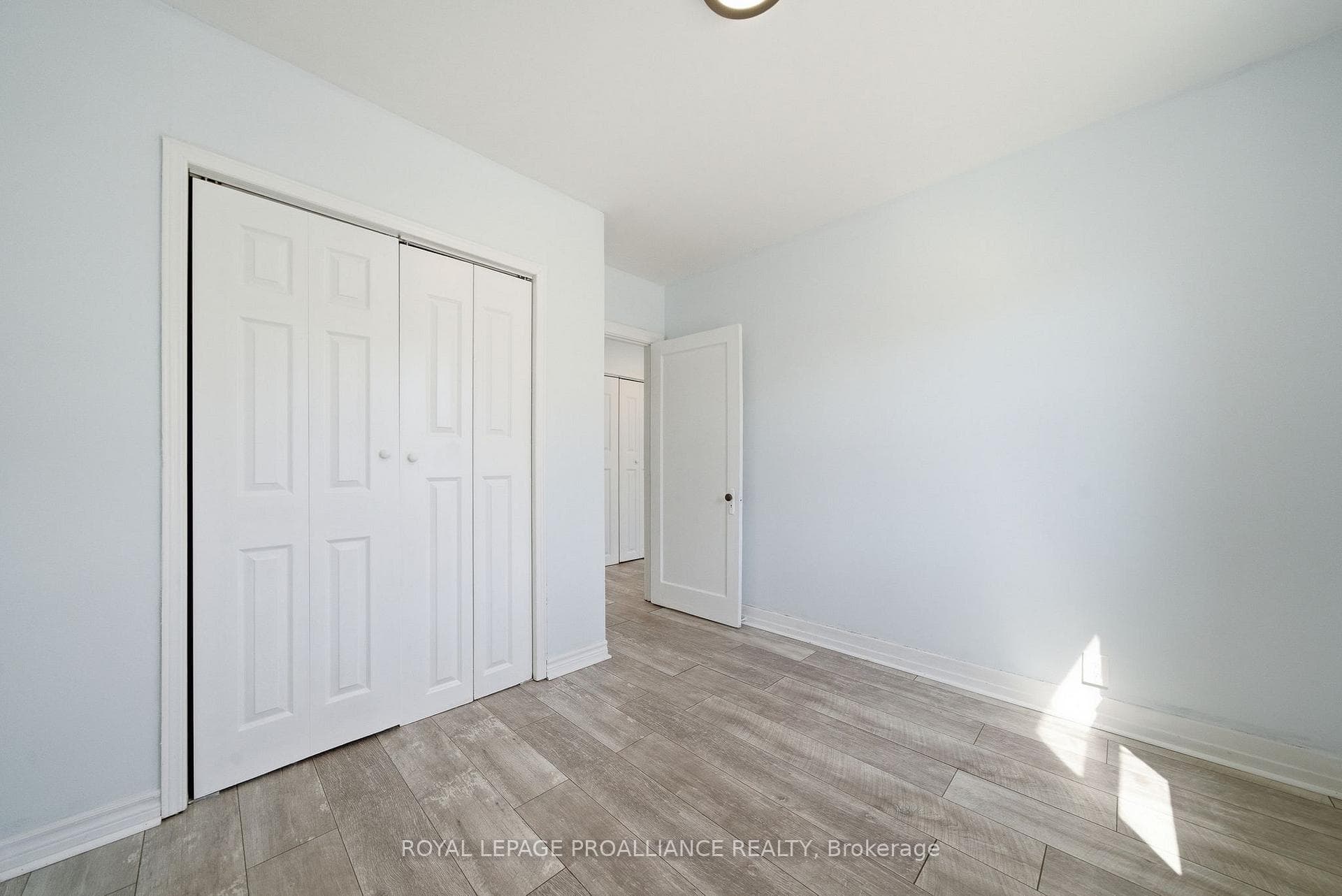 38 Oak Street photo 28