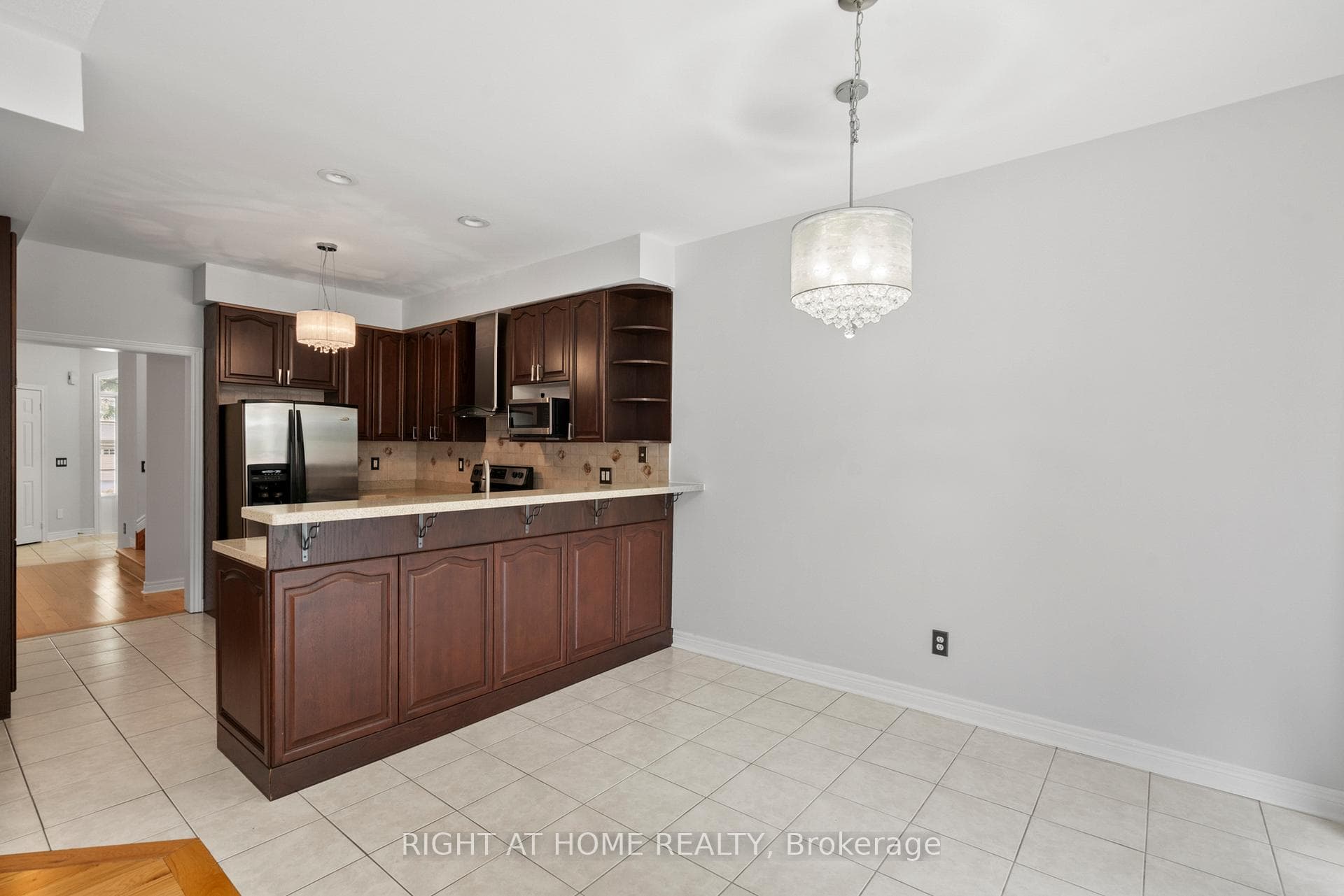 16 Sylwood Crescent photo 12
