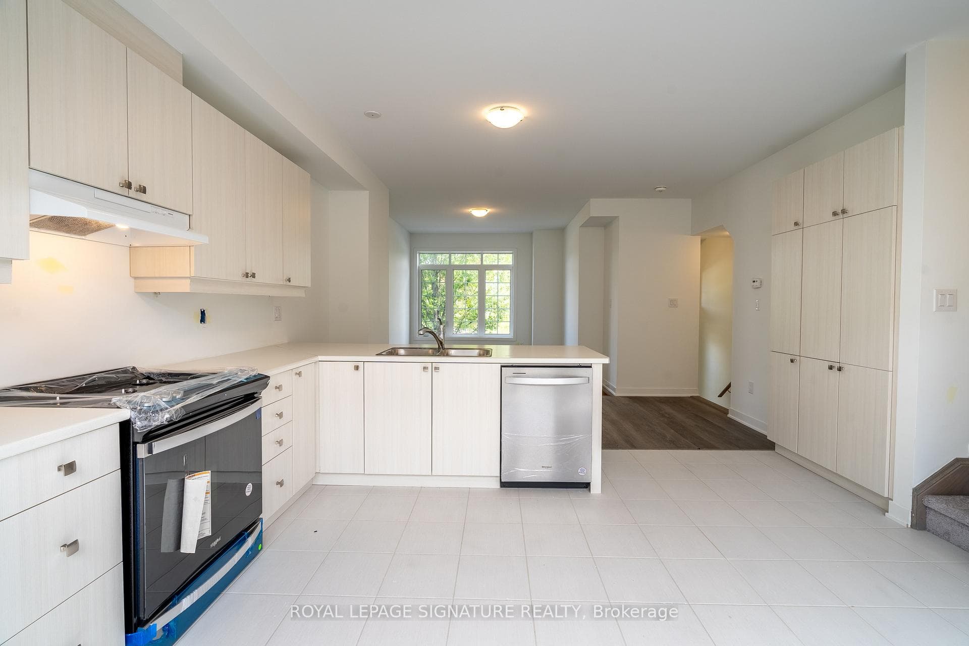 23 Selfridge Way Unit 70 photo 7