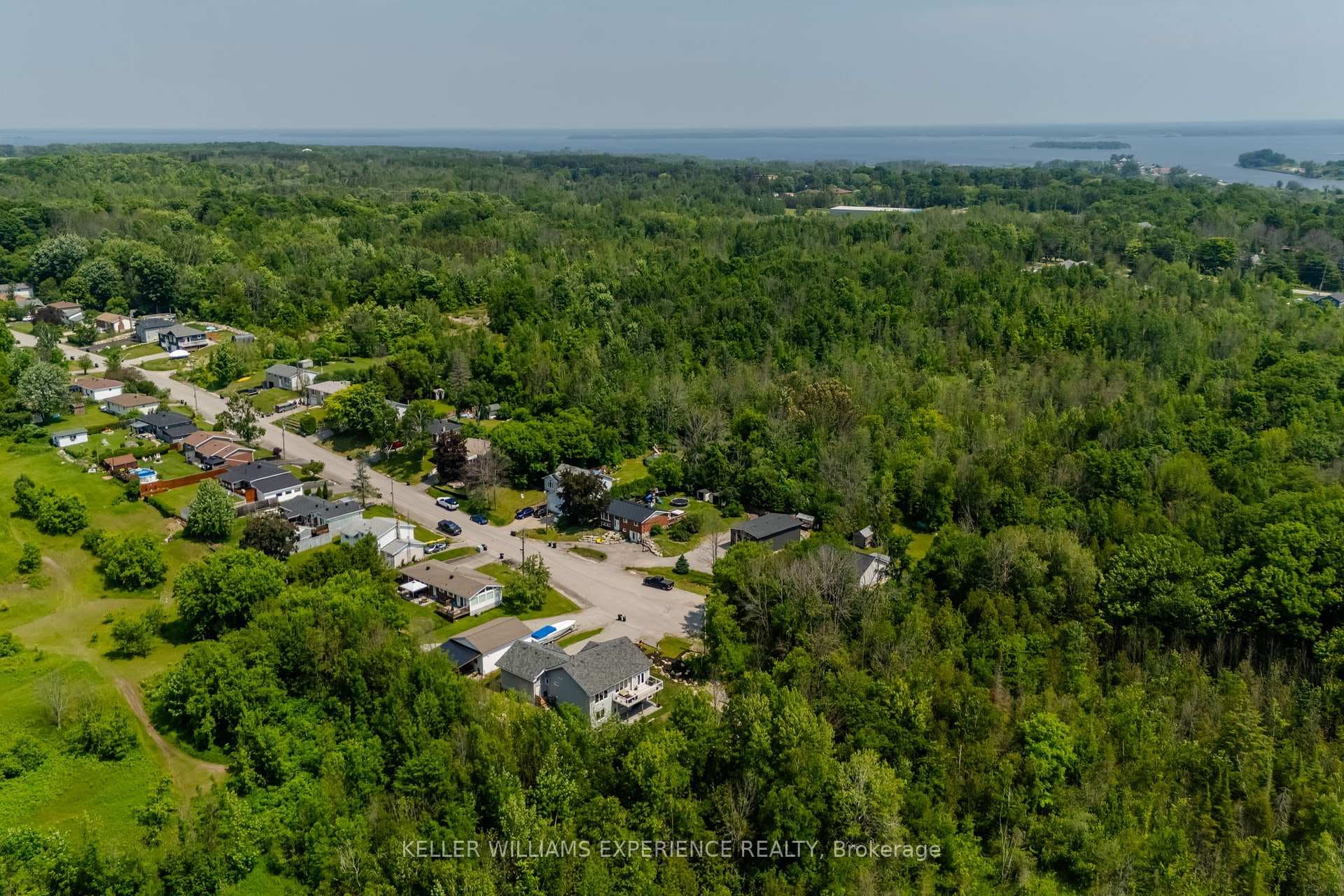 58 Easton Avenue photo 27
