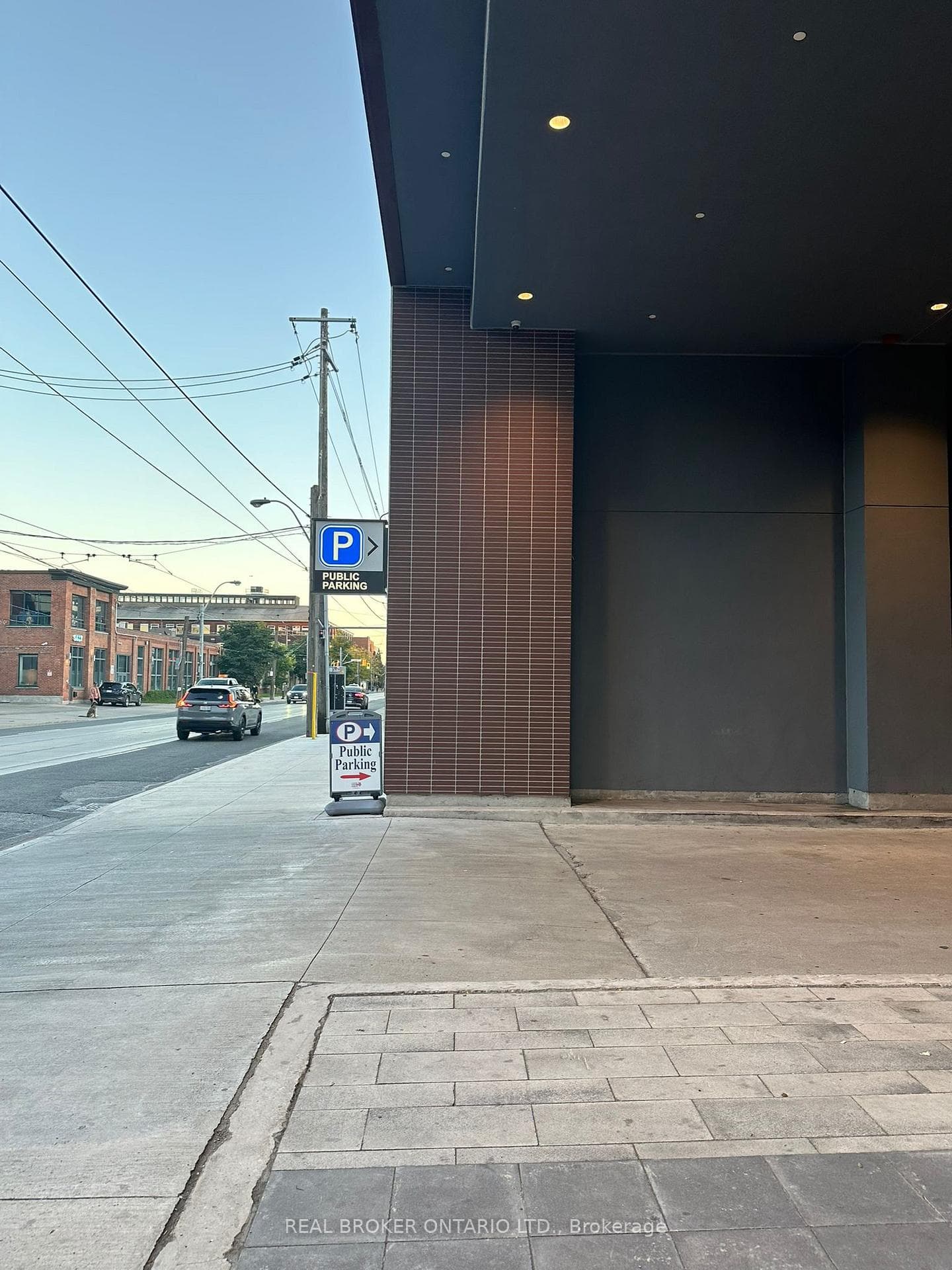 270 Dufferin Street Unit 820 photo 26