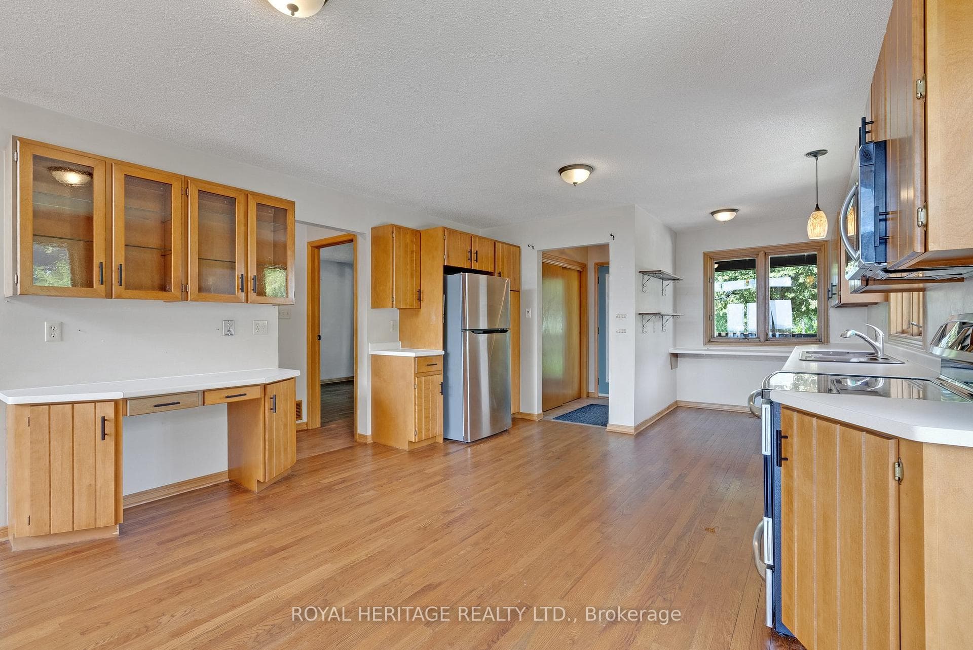 52 West Beach Road photo 12