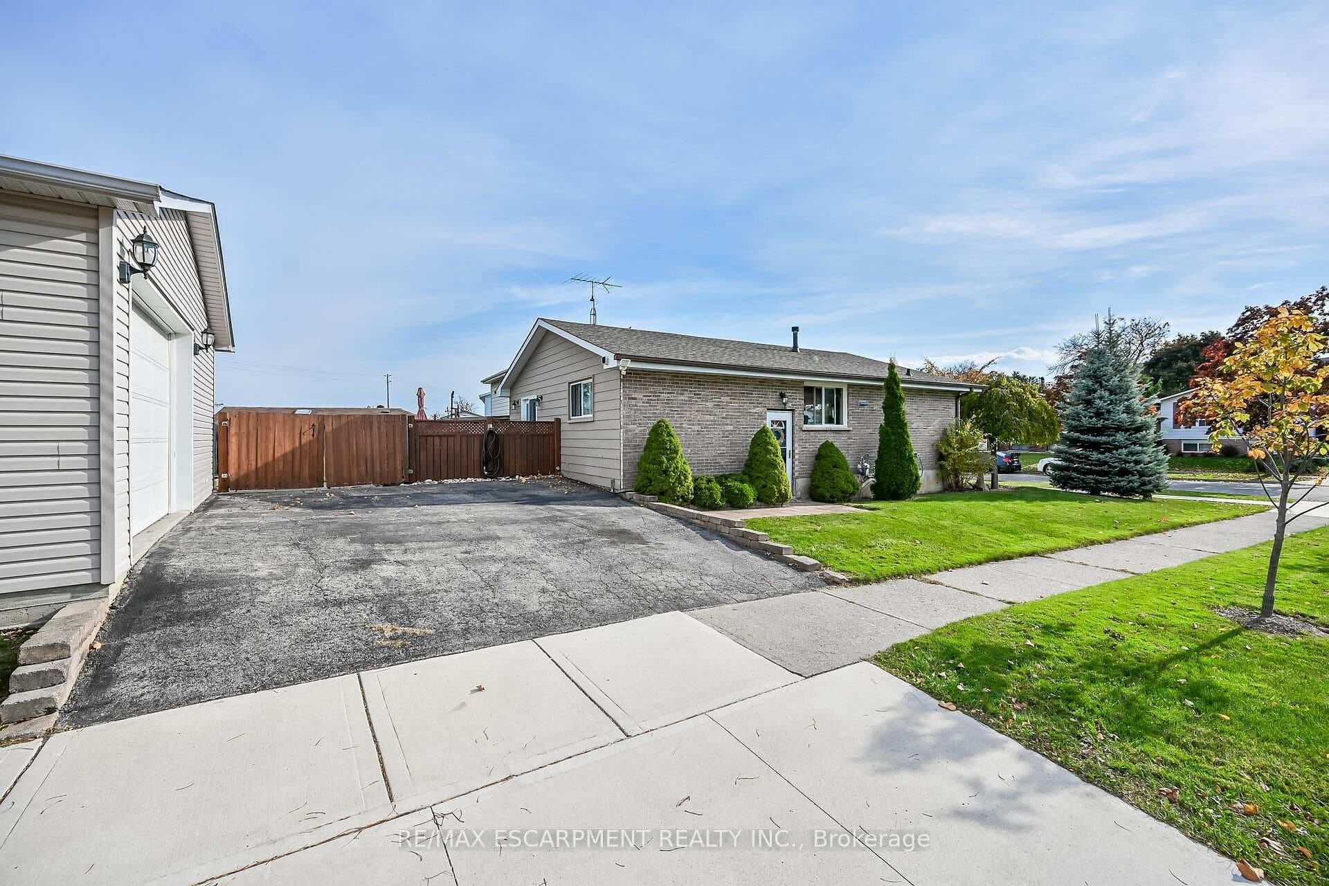 45 CHILTON Drive photo 4