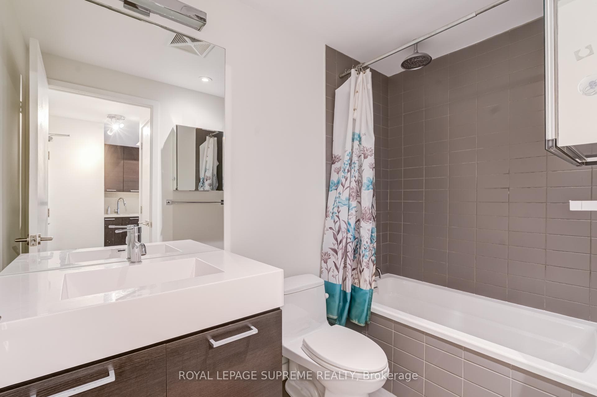 90 Broadview Avenue Unit 620 photo 7