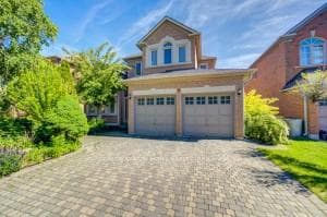 11 Farnham Drive photo 1