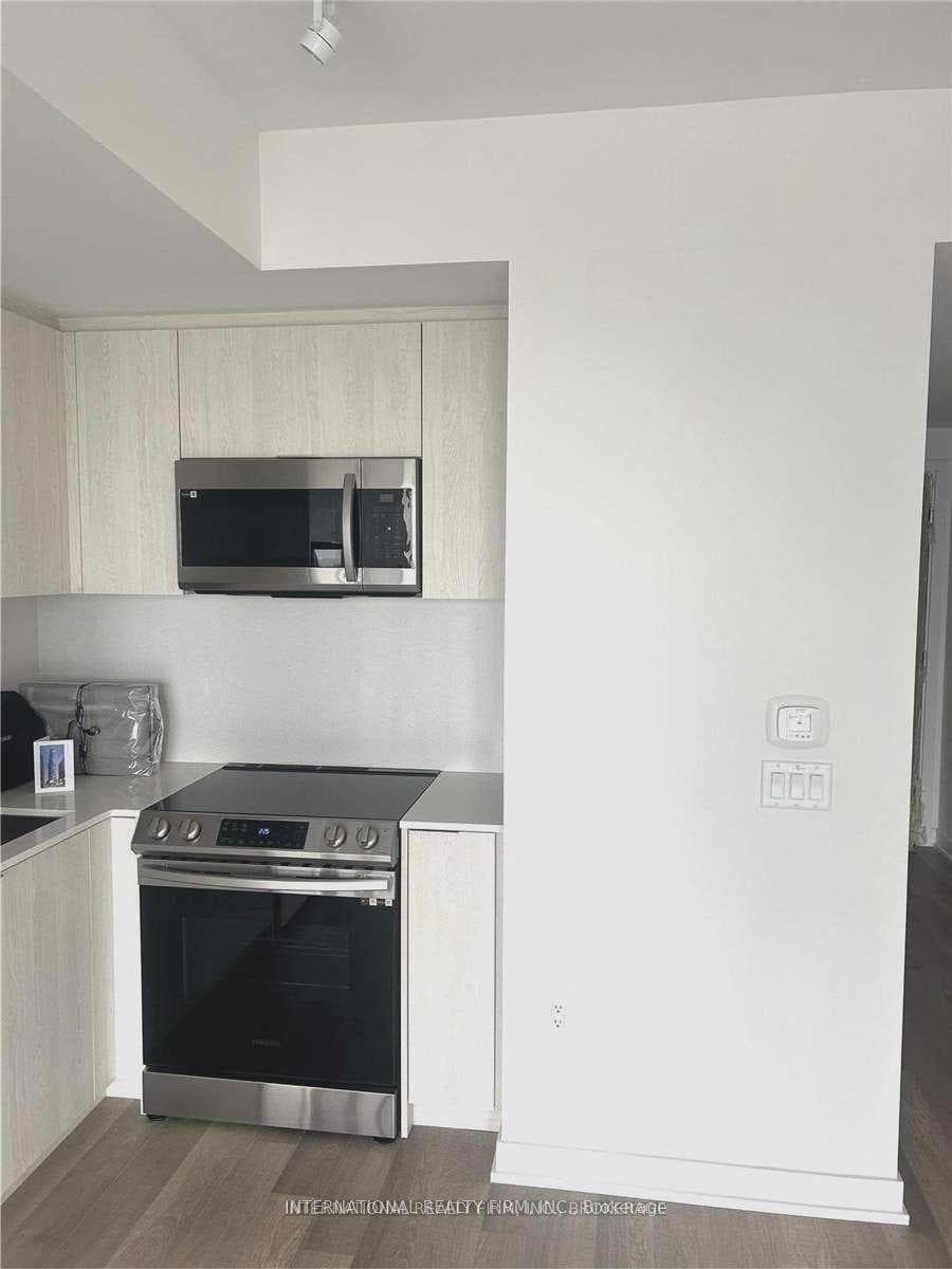 357 King Street Unit 3102 photo 3