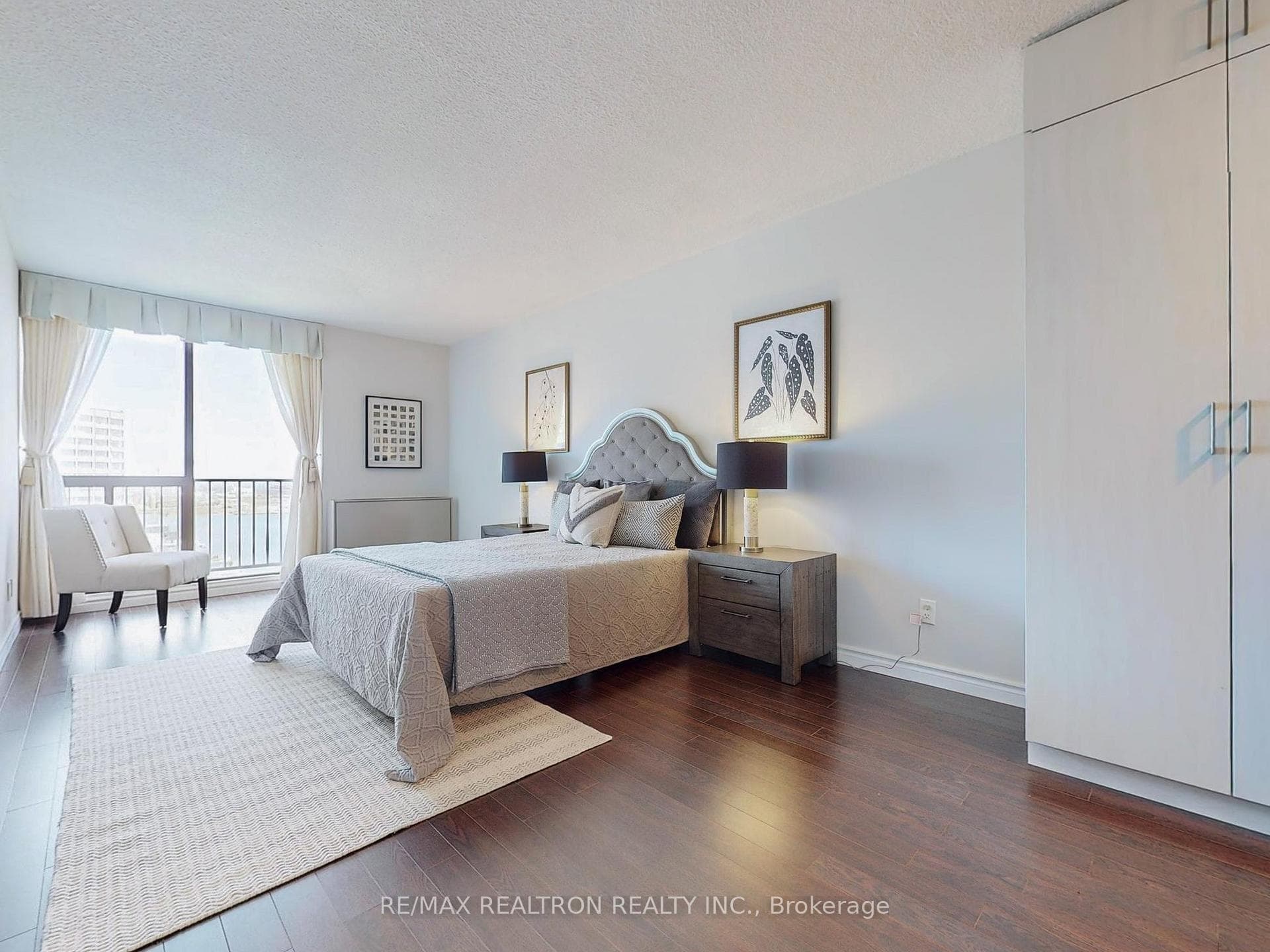 33 Harbour Square Unit 3004 photo 16