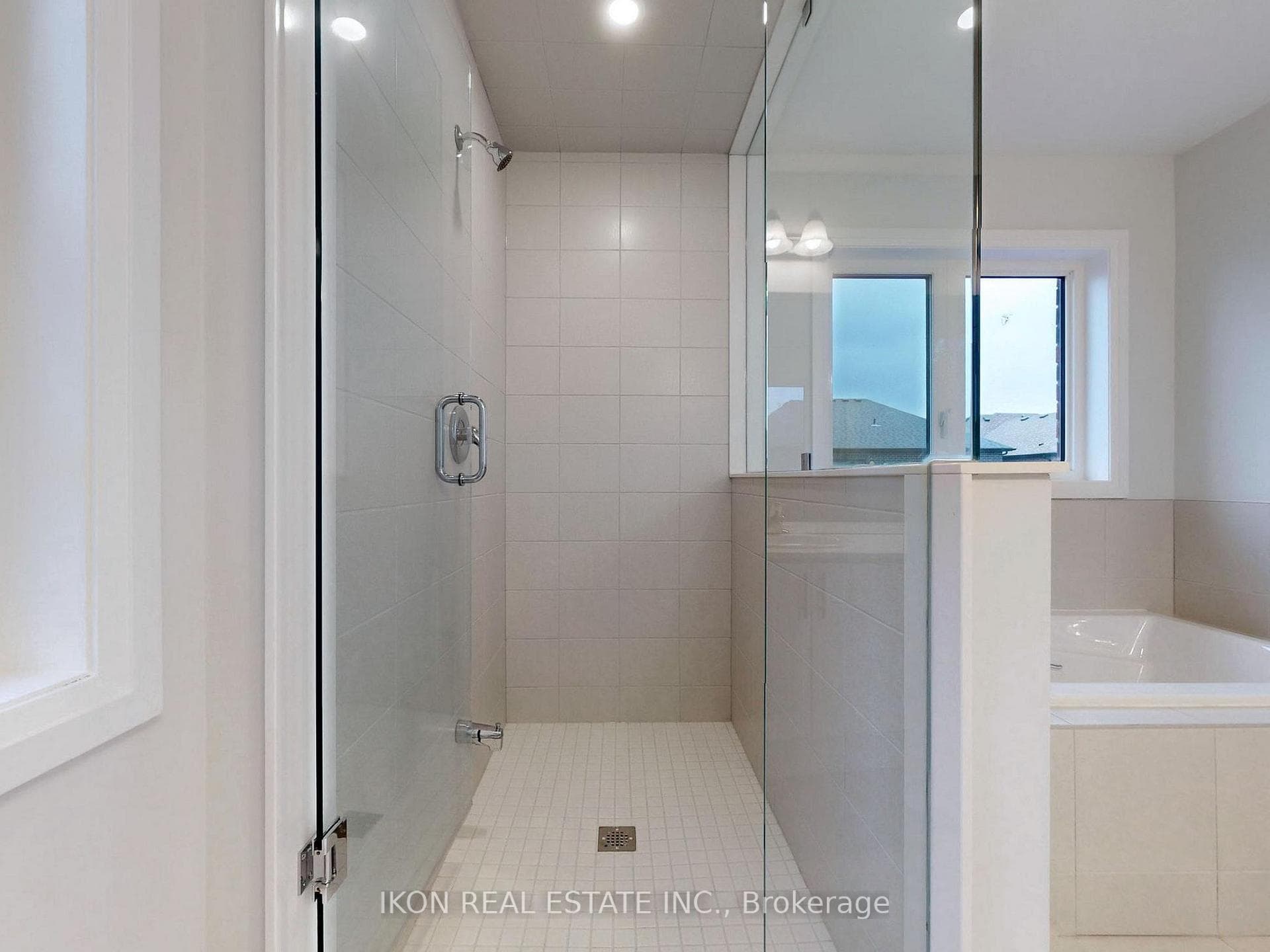 754 Sobeski Avenue photo 27