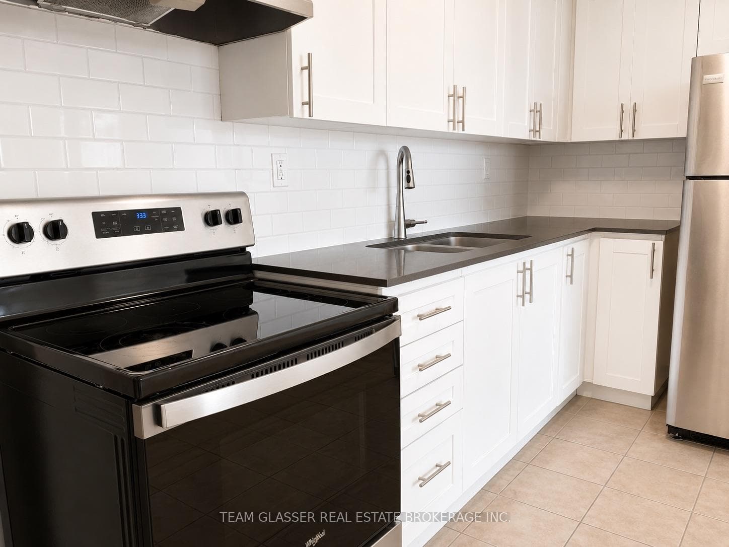 396 Queens Avenue Unit 506 photo 6