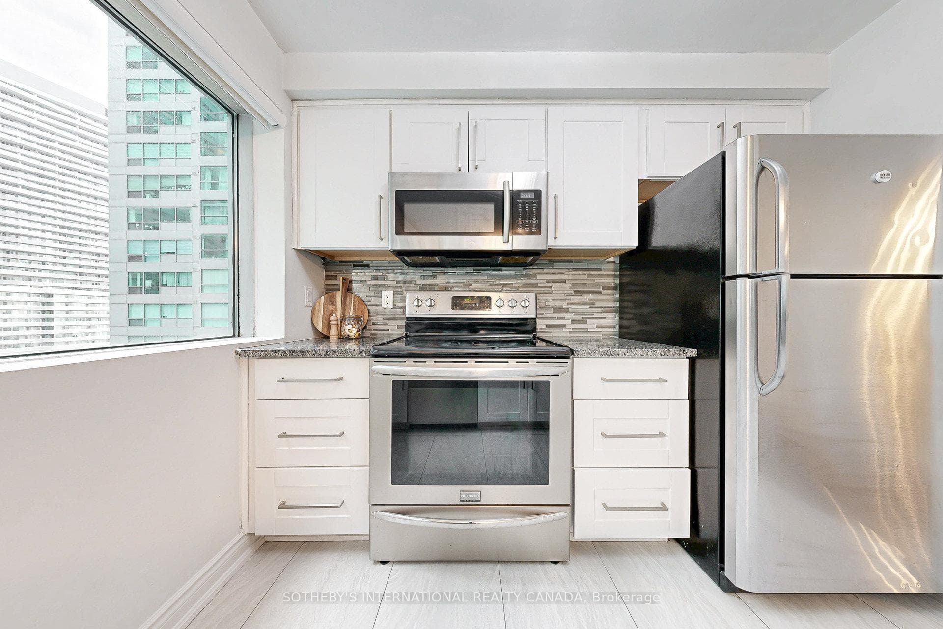 10 Queens Quay Unit 712 photo 11