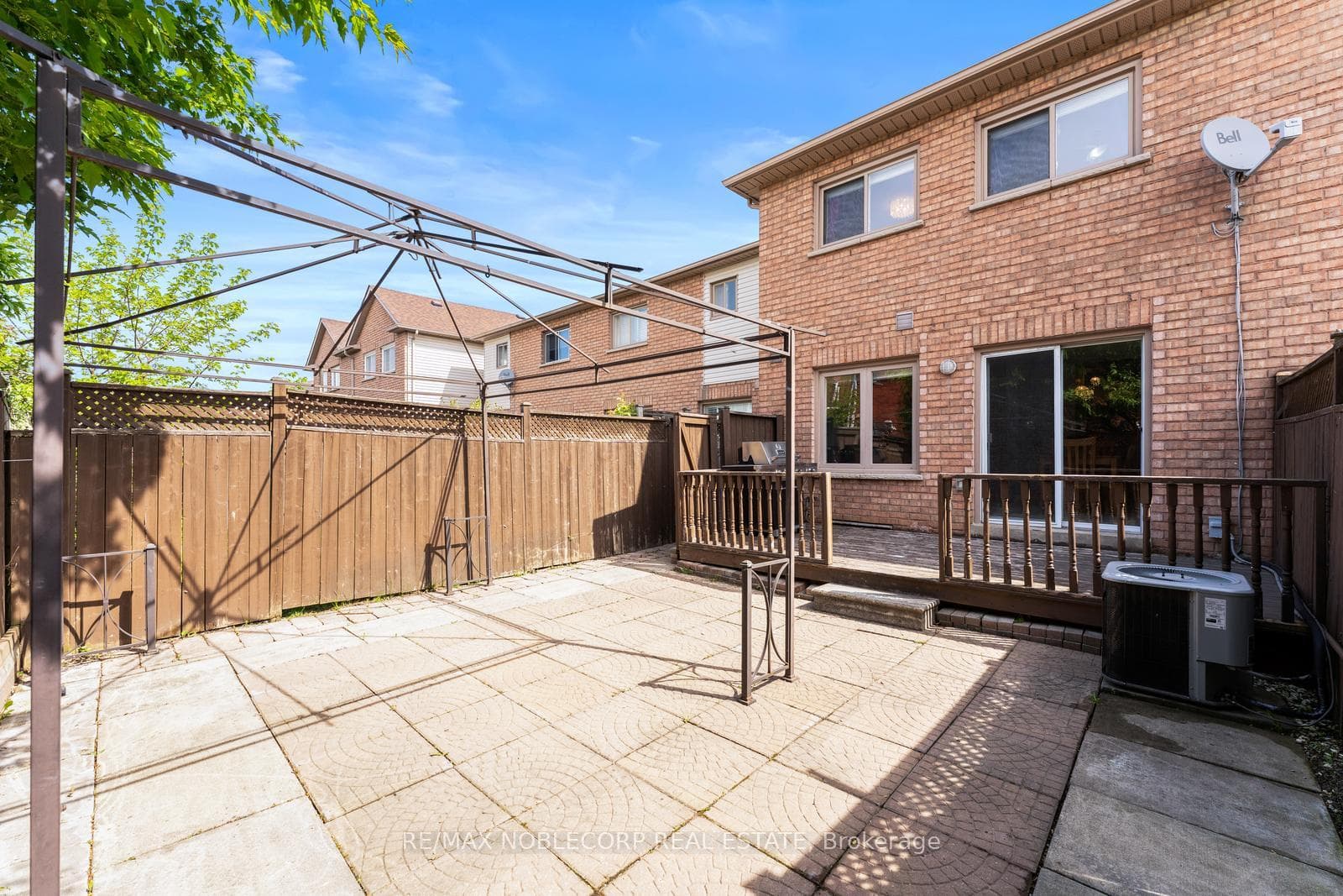 44 Hanton Crescent photo 28