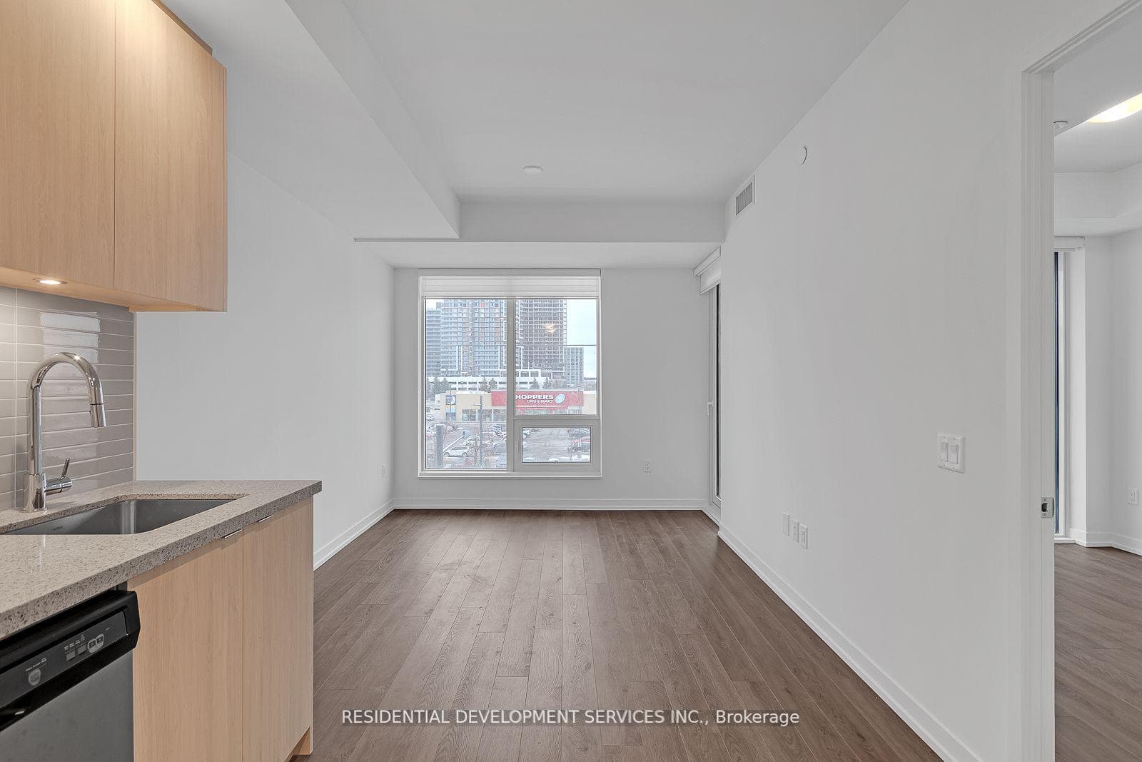 8868 Yonge Street Unit 316E photo 3