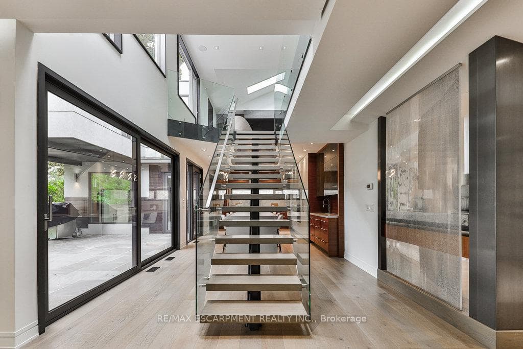 483 Bobolink Road photo 27