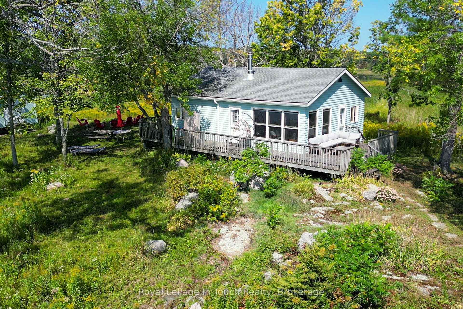 2 Island 1110 N/A photo 1