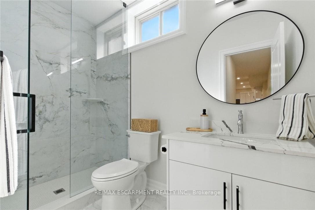 270 Charles Street photo 36