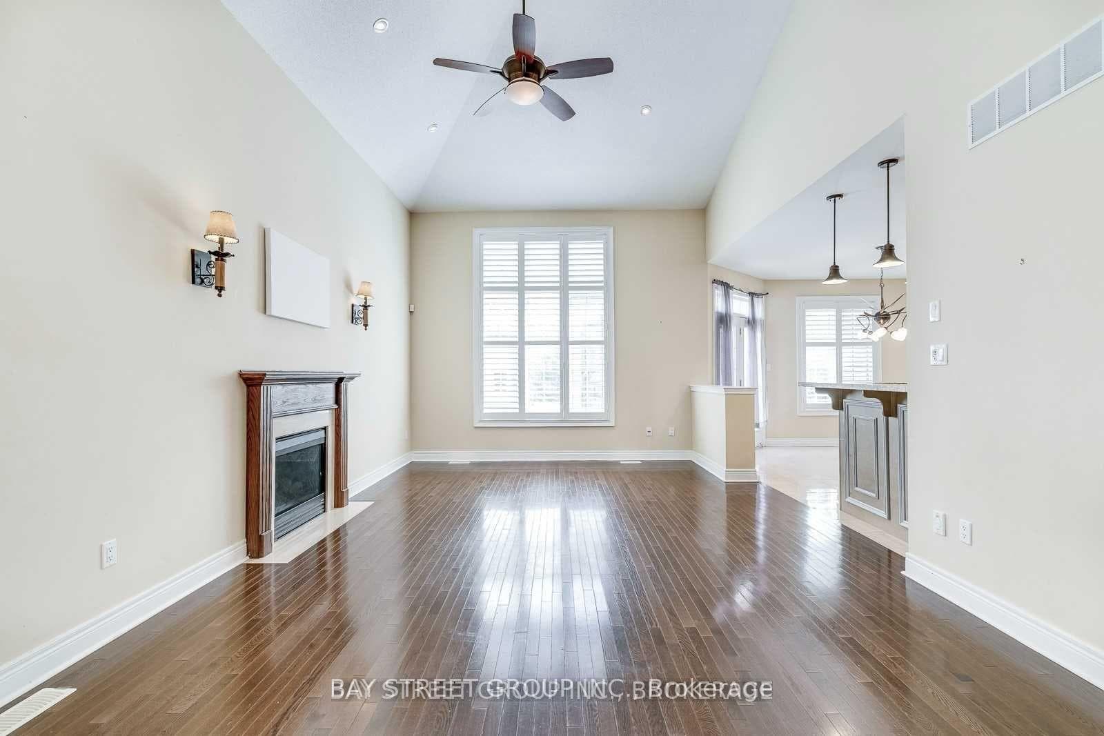 2489 Lyndhurst Drive photo 8