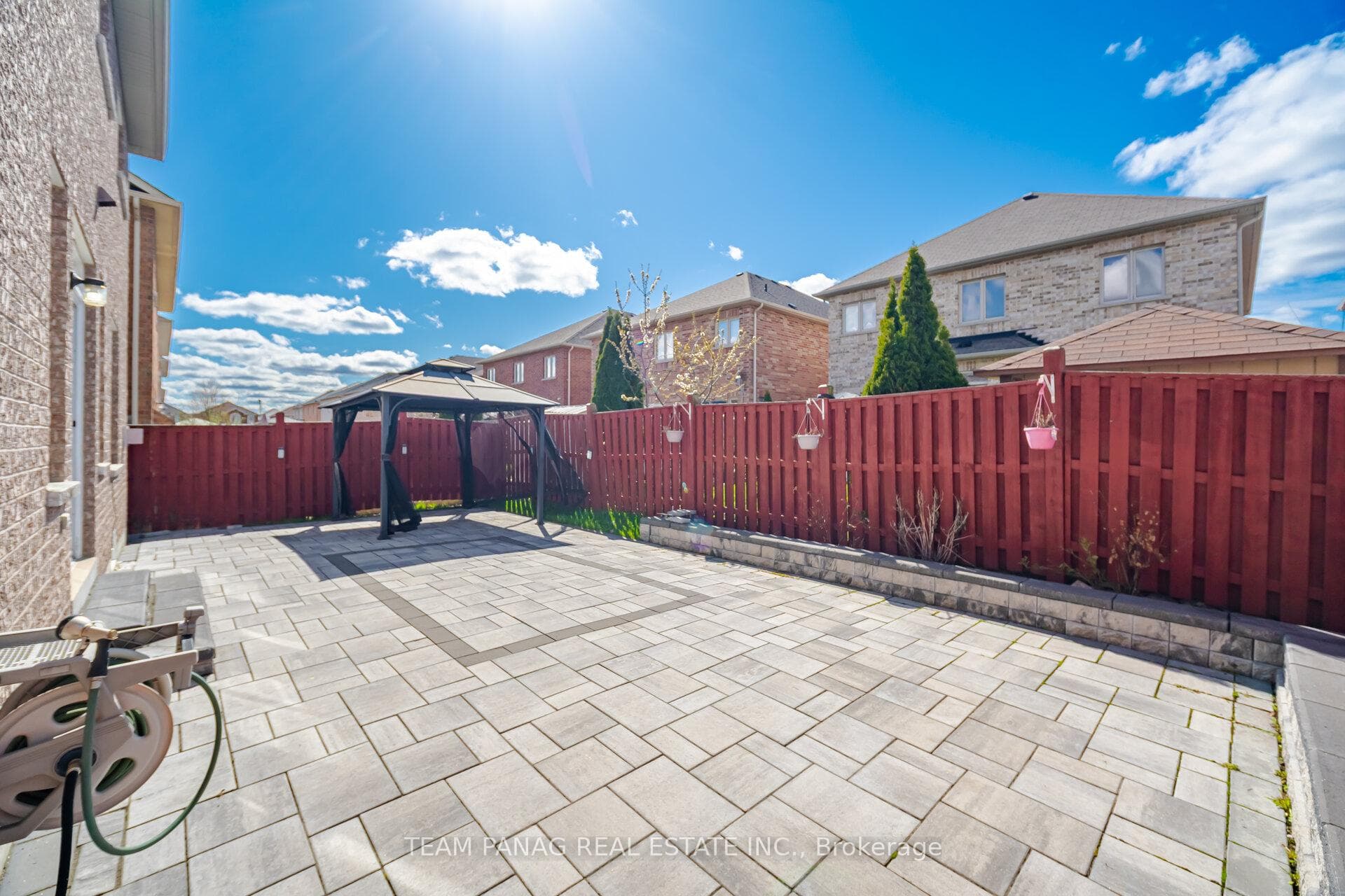 55 Lyndbrook Crescent photo 40