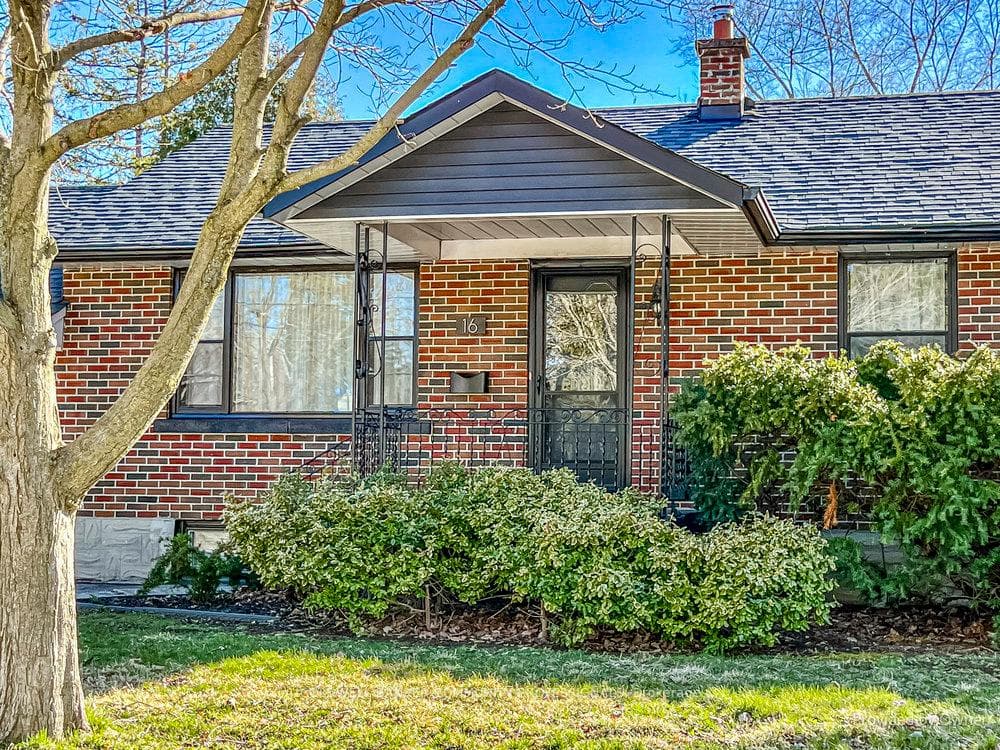 16 Westmount Road photo 1