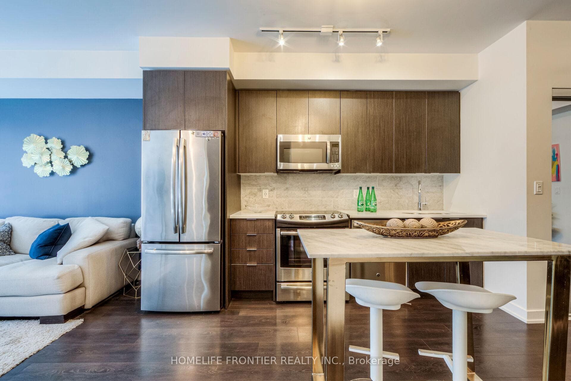 50 Bruyeres Mews Unit 320 photo 10