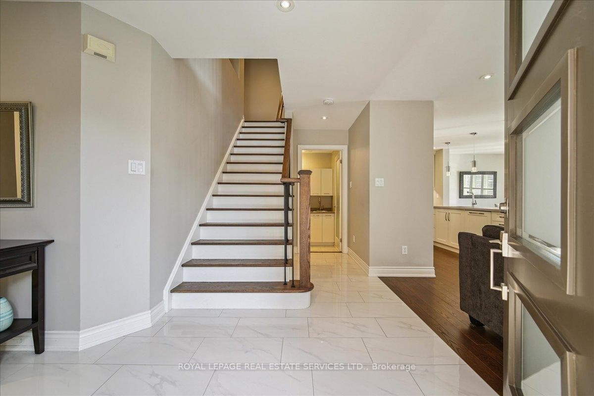 2157 Forest Gate Park photo 5