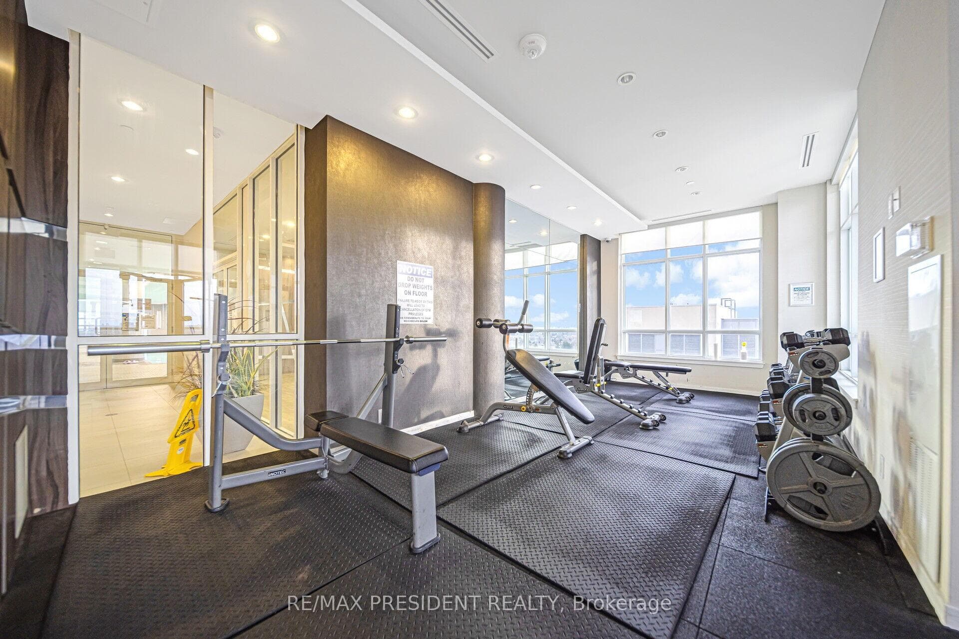 9191 Yonge Street Unit 902 photo 34