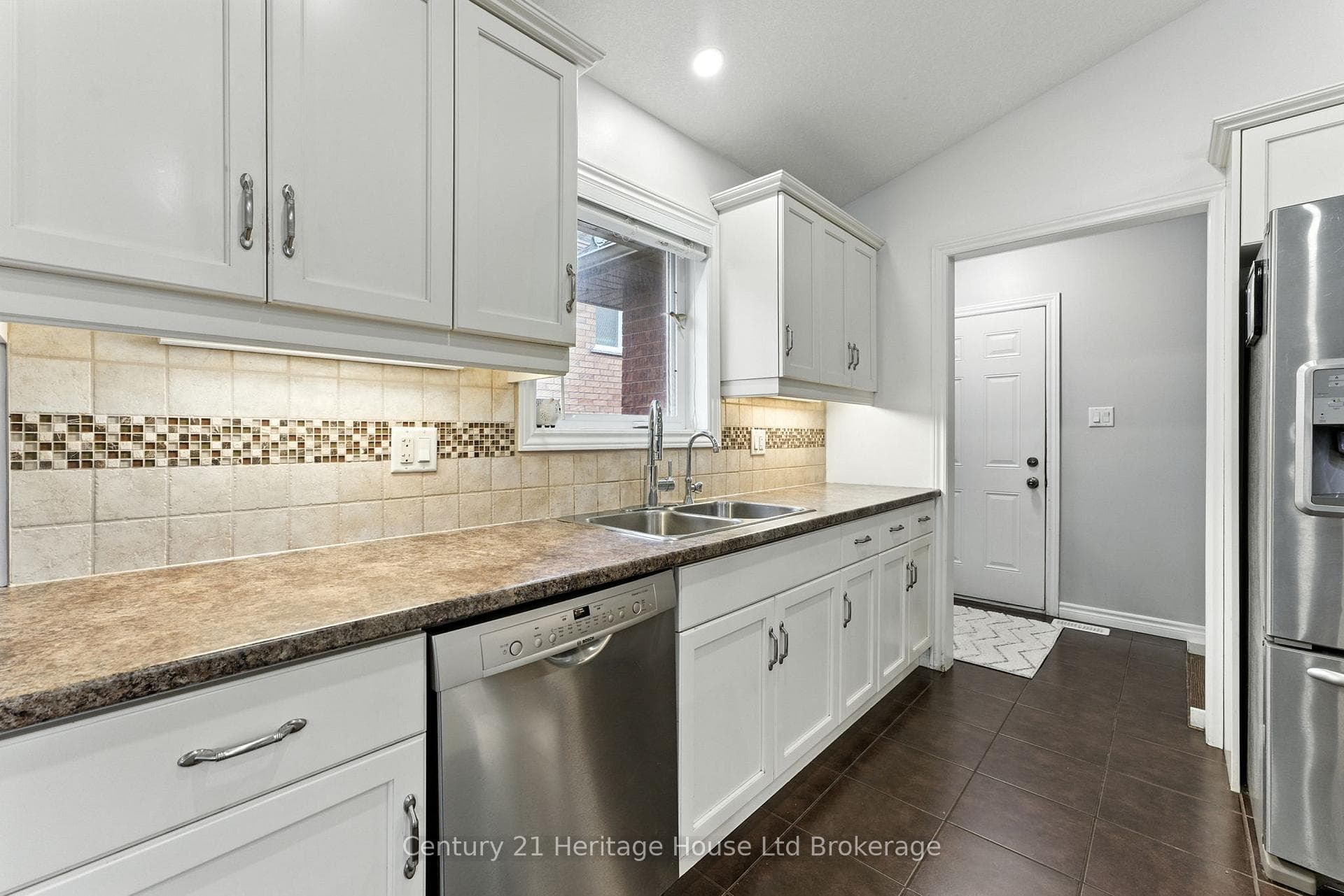 107 Applewood Street photo 18