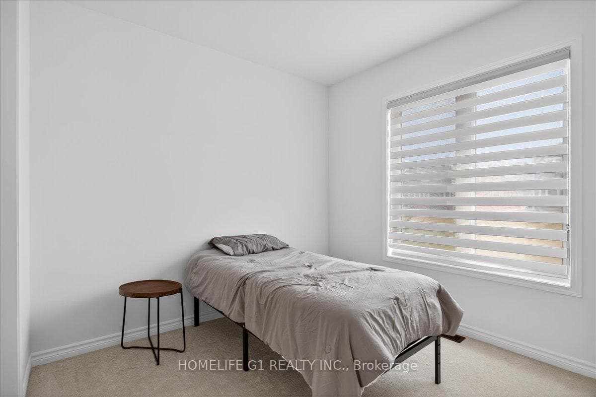 5 Dyer Crescent photo 21