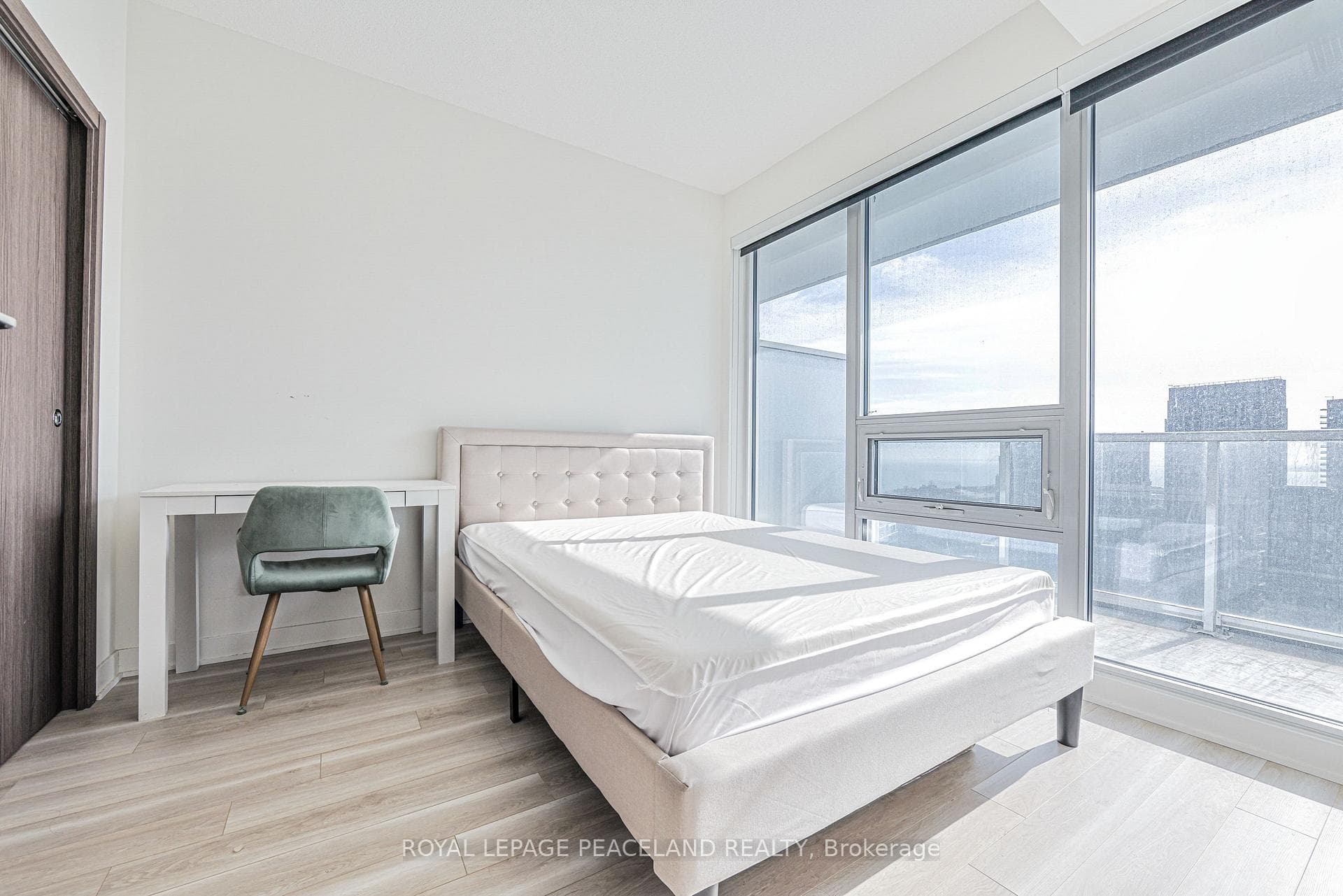 19 Bathurst Street Unit 3301 photo 8