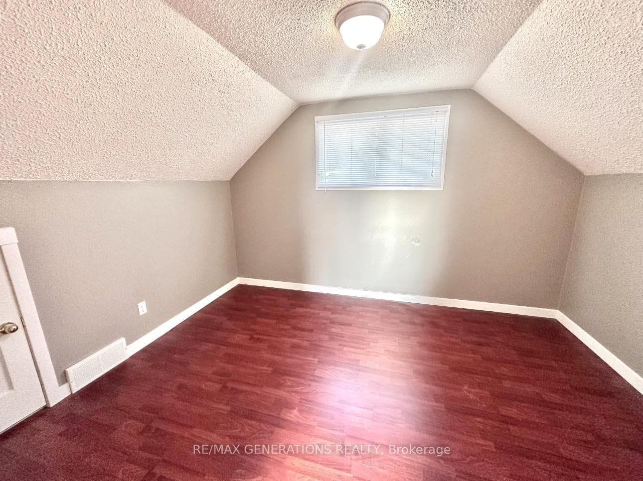 737 Syndicate Avenue photo 17