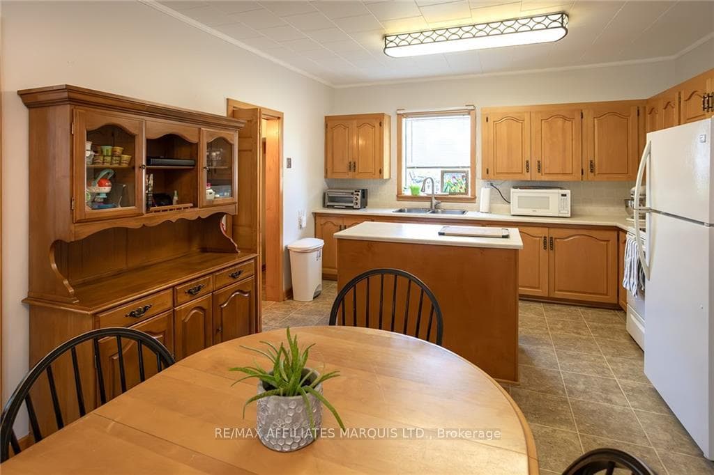 40 BRODER Crescent photo 8