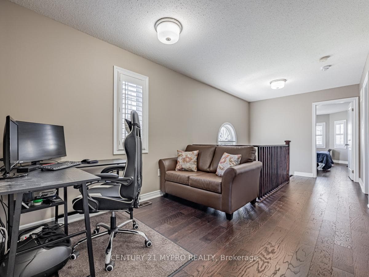 108 Whitefoot Crescent photo 20