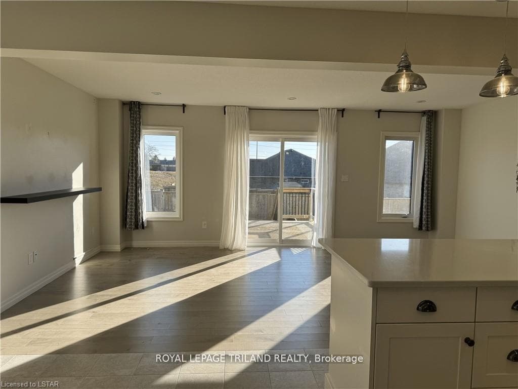 58 Cortland Terrace photo 5
