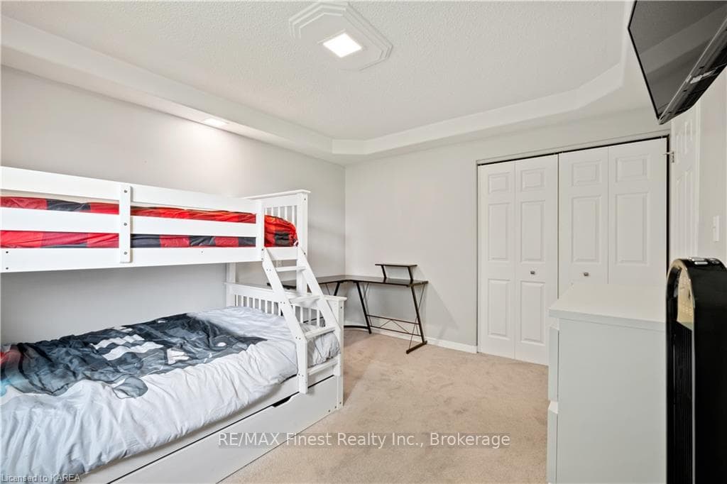 1235 CARMIL Boulevard photo 19