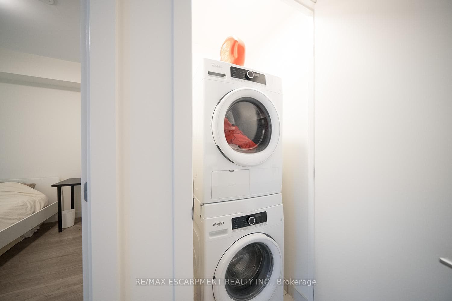 212 King William Street Unit 1109 photo 9