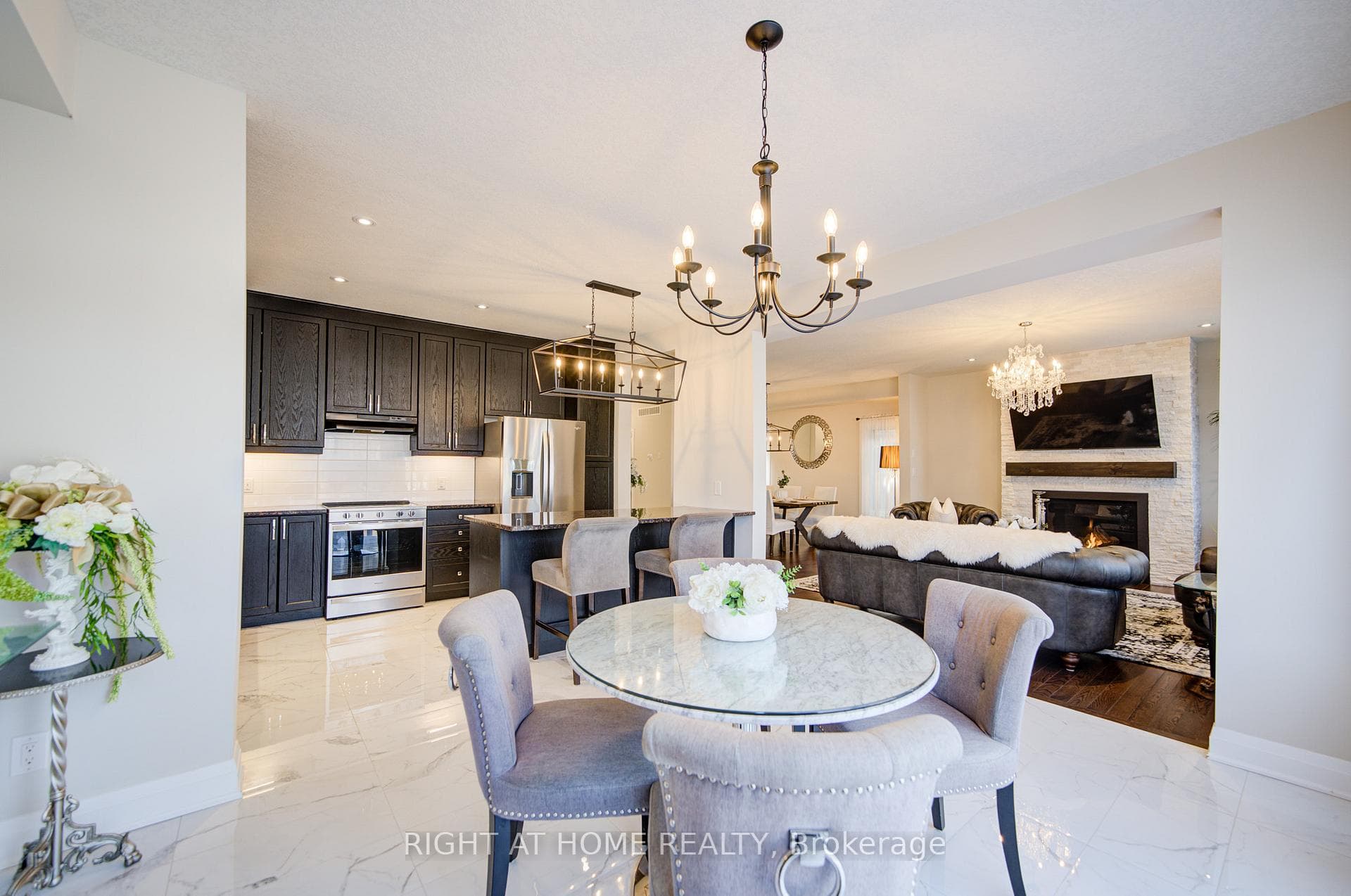 712 Wood Lily Street photo 17