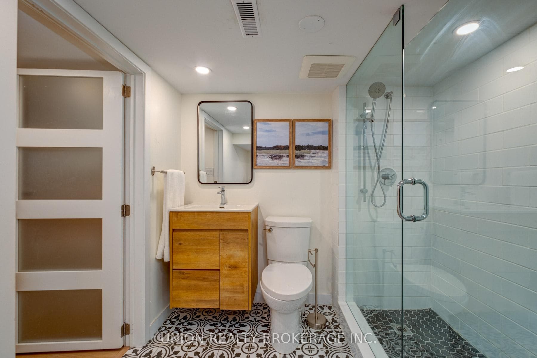 49 Bastedo Avenue photo 28