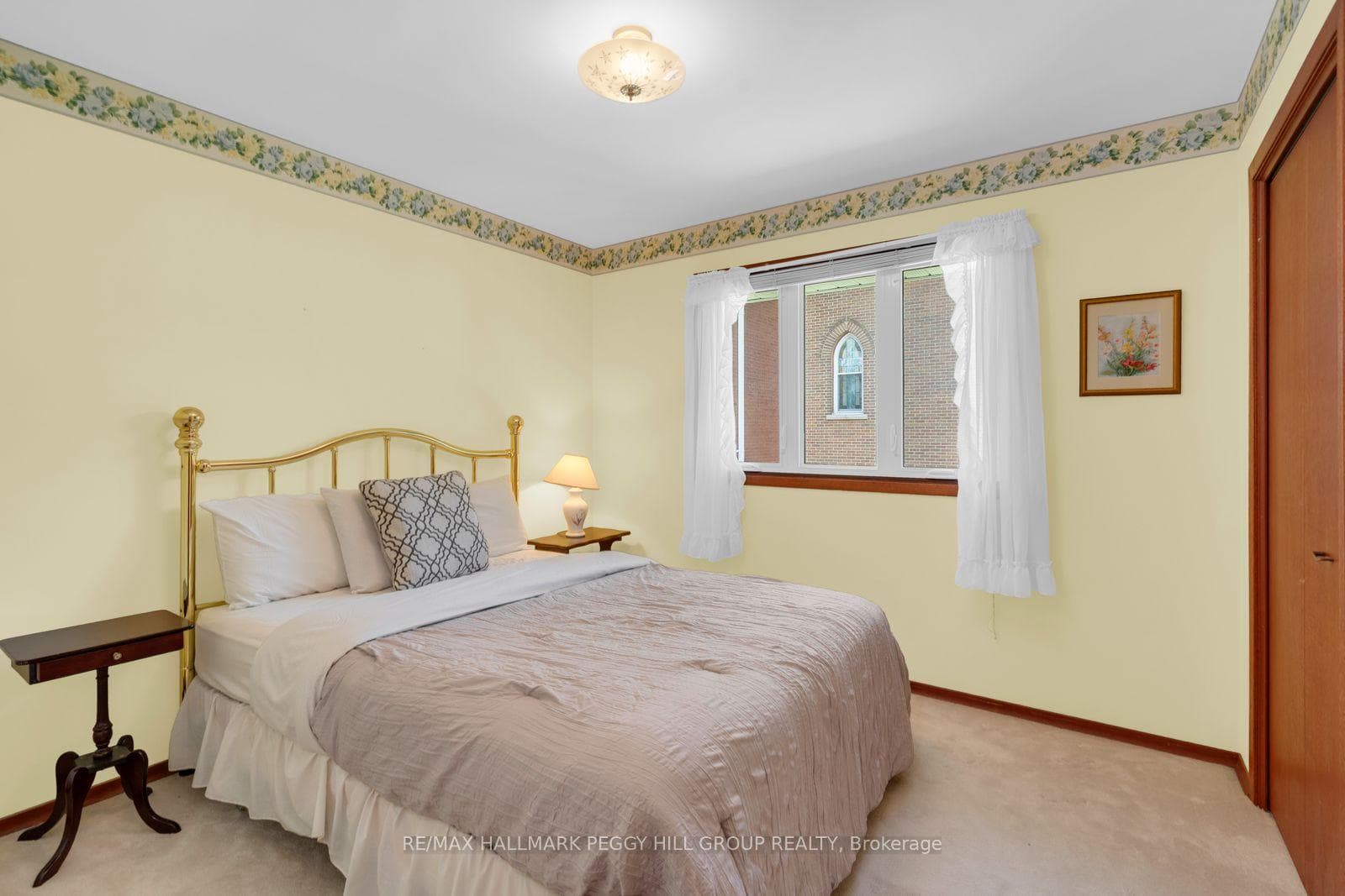 2222 Victoria Street photo 8