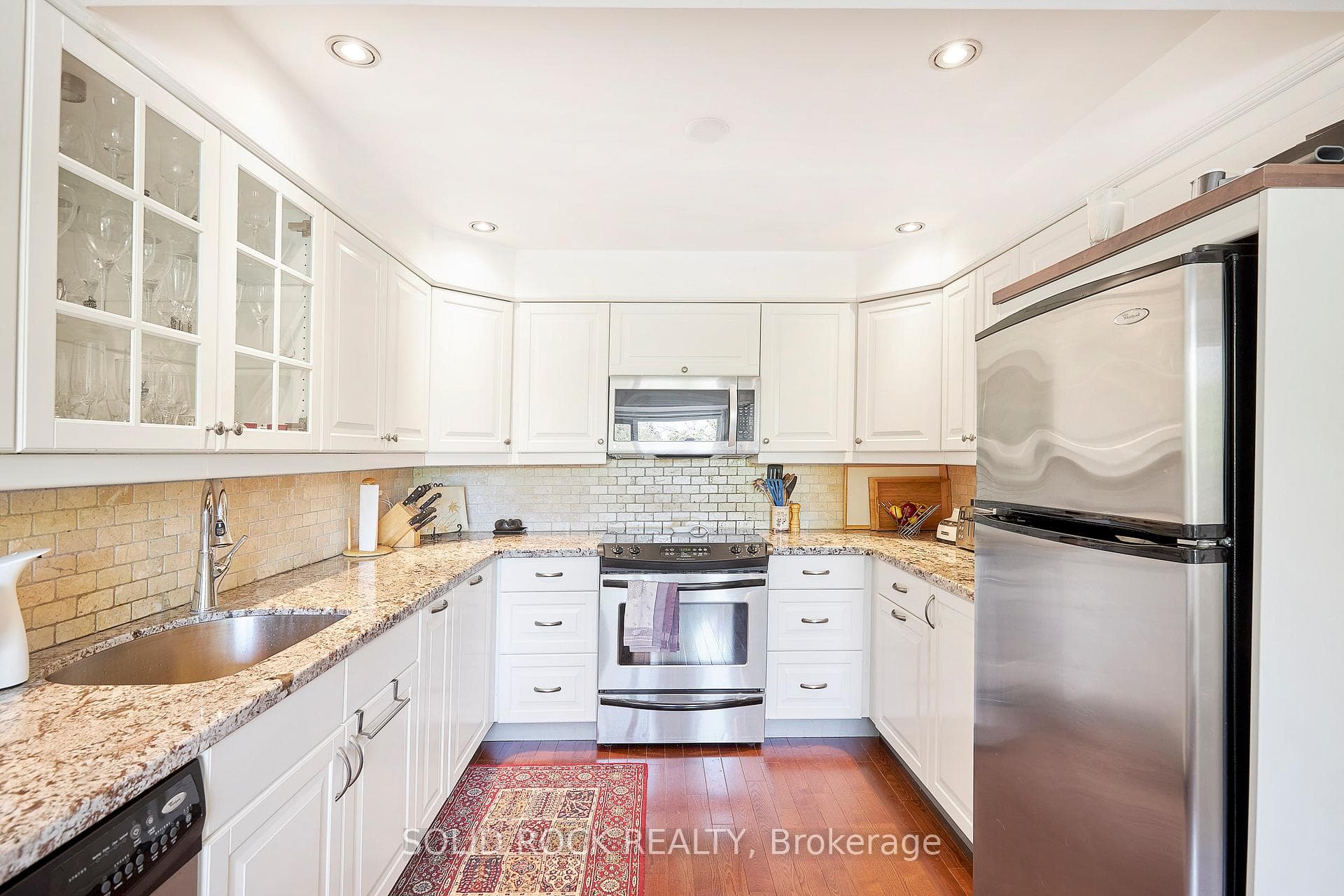 2306 WALSH Avenue photo 9