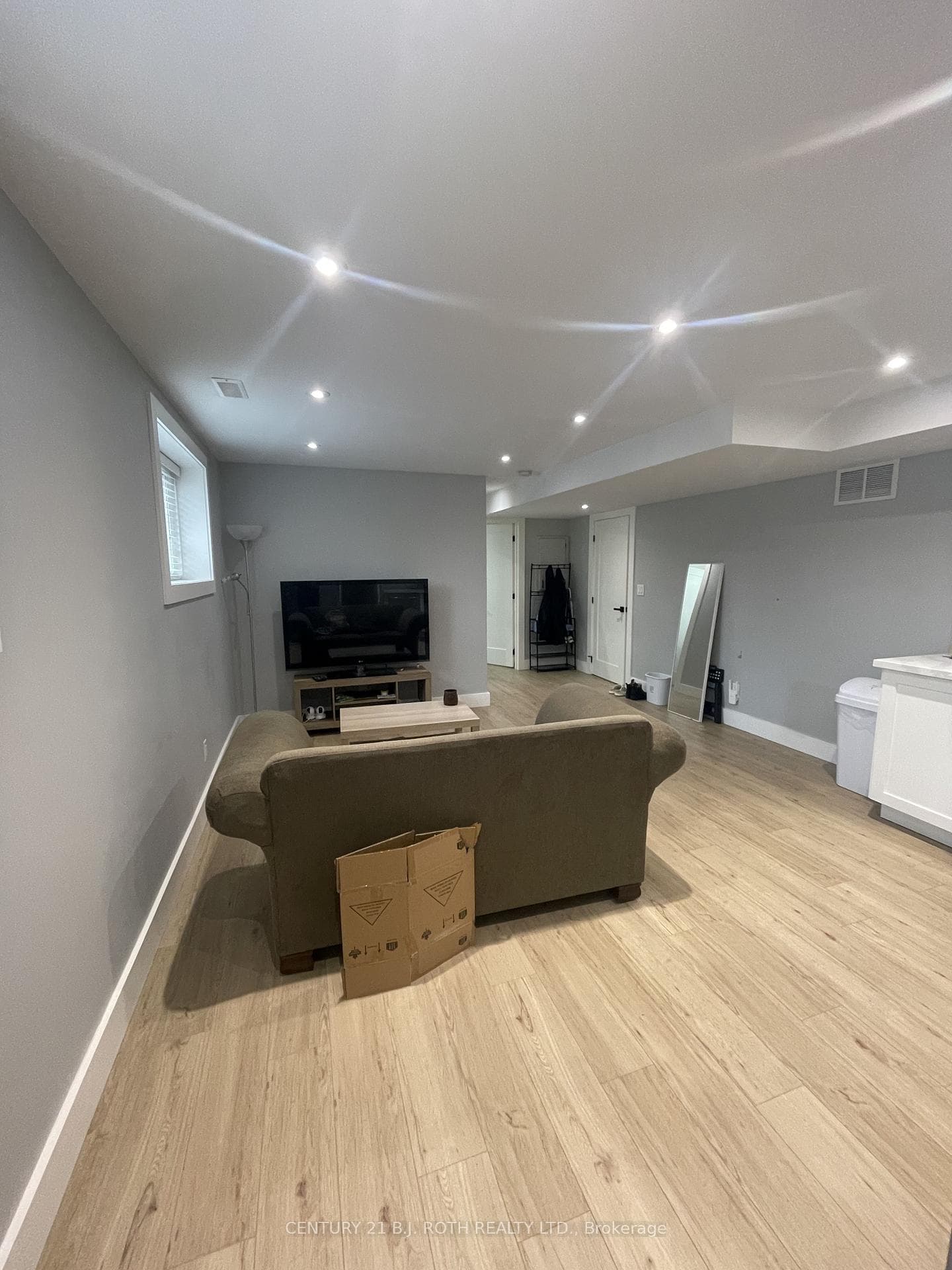 56 Olive Crescent photo 6