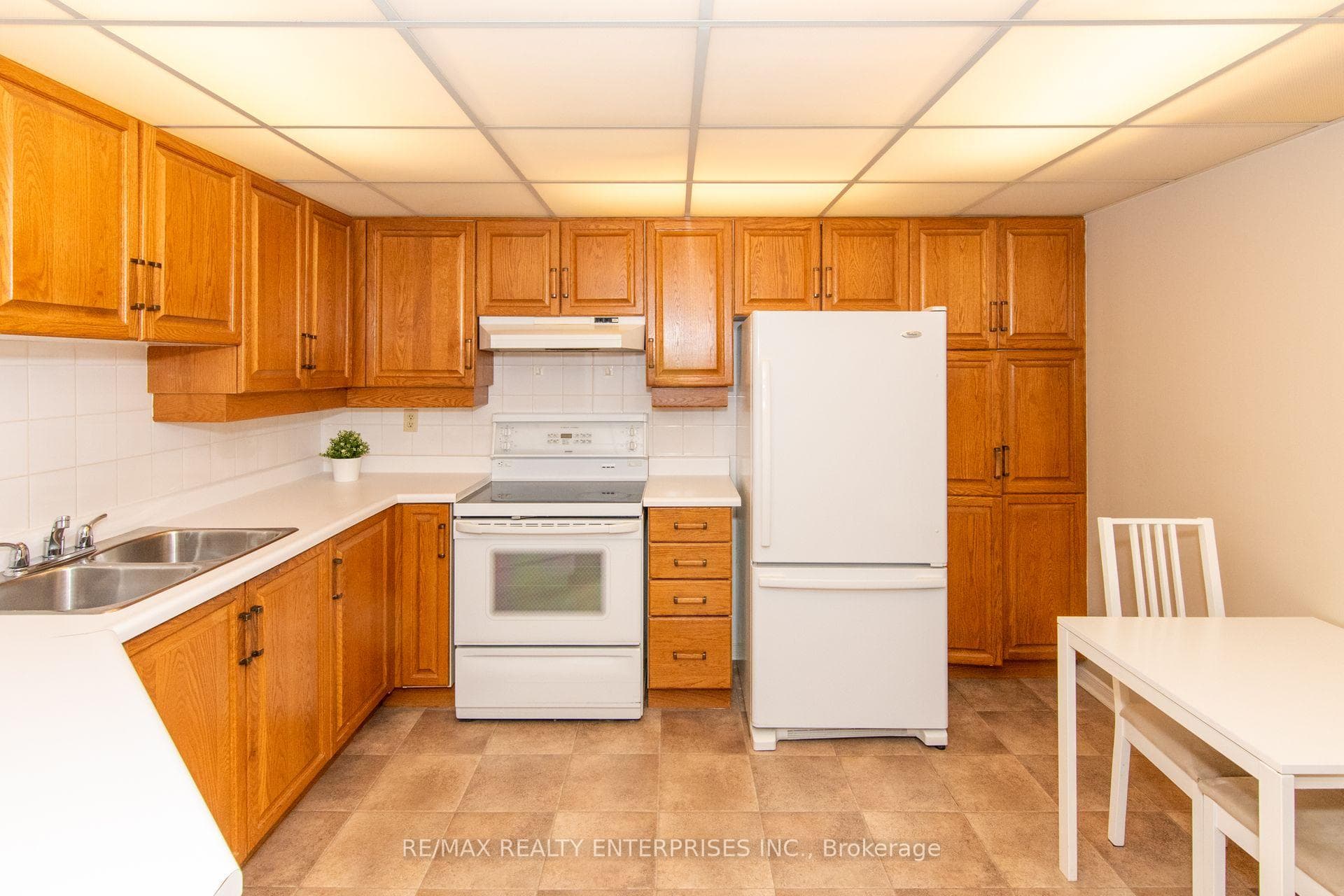 20 Mcfarlane Drive Unit 408 photo 14